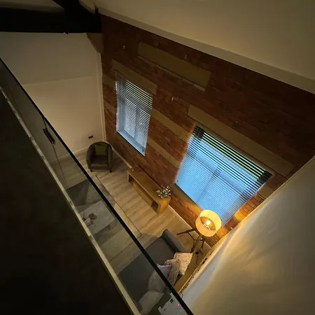 Stylish 2 Bed - 24hr Check-in - Free Wifi, Netflix, Live Tv & Sports * Bradford (West Yorkshire)