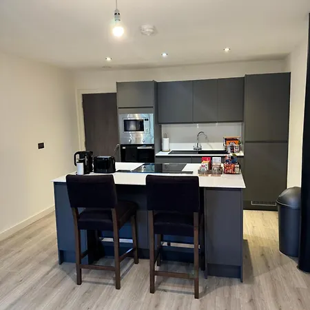 Apartment Stylish 2 Bed - 24hr Check-in - Free Wifi, Netflix, Live Tv & Sports Bradford (West Yorkshire)