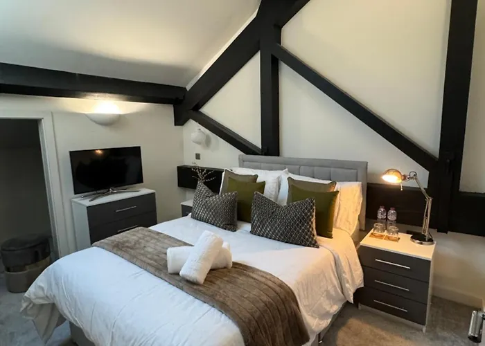 Stylish 2 Bed - 24hr Check-in - Free Wifi, Netflix, Live Tv & Sports Apartment Bradford (West Yorkshire)