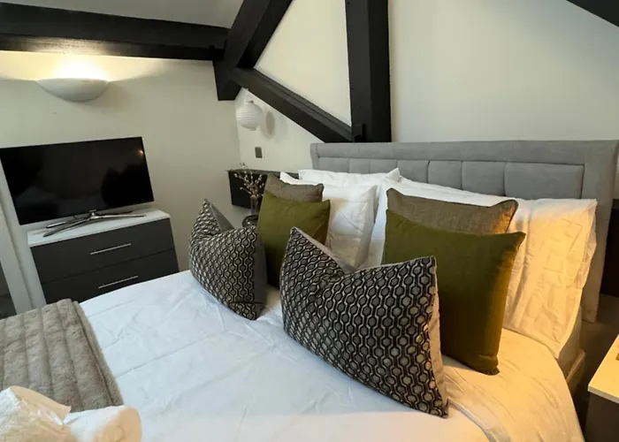 דירה Stylish 2 Bed - 24hr Check-in - Free Wifi, Netflix, Live Tv & Sports בראדפורד