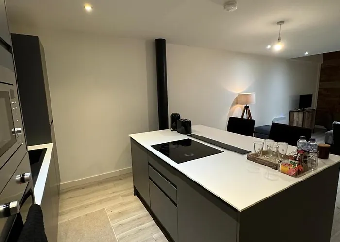 Stylish 2 Bed - 24hr Check-in - Free Wifi, Netflix, Live Tv & Sports בראדפורד